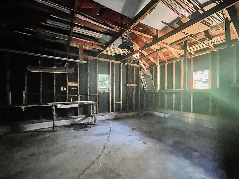 1220 W 1st St — Photo 3