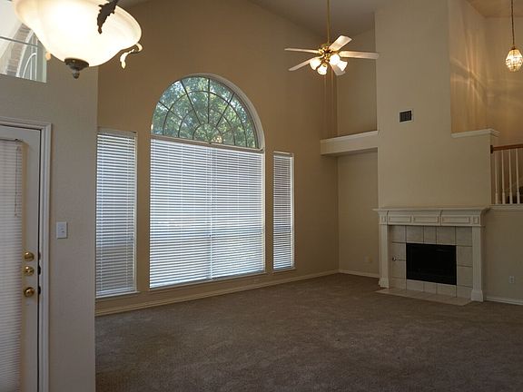 3rd image of 3029 Golden Gate Dr