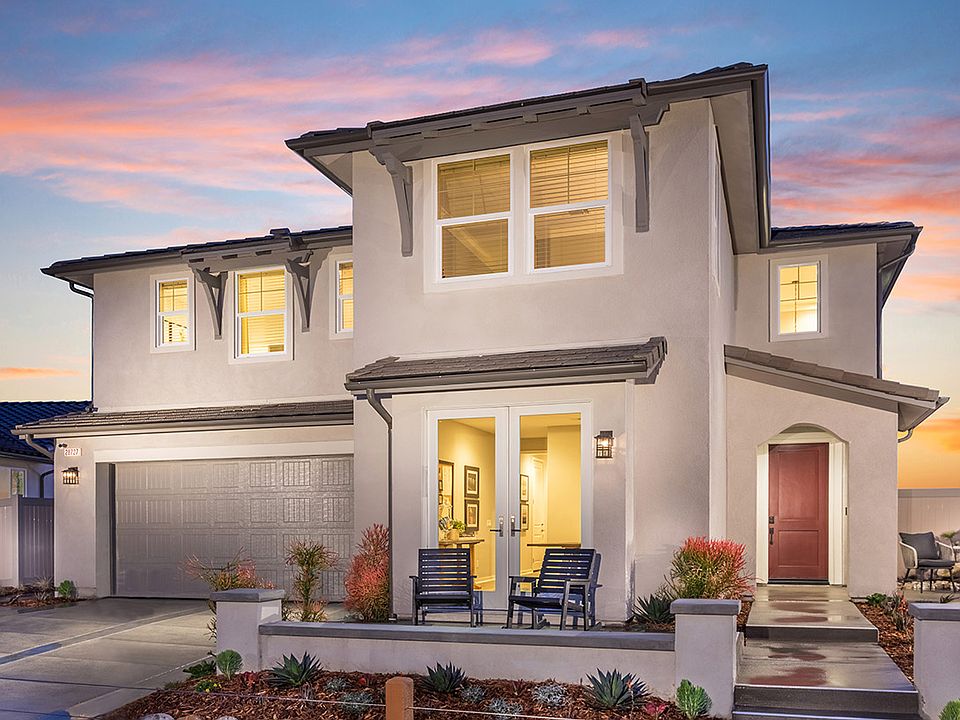 Luna at Skyline Plan 2 Exterior Front