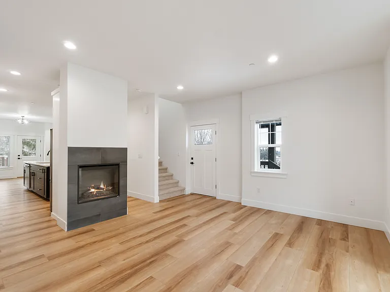 117 Orchard Ave S #D — Photo 7