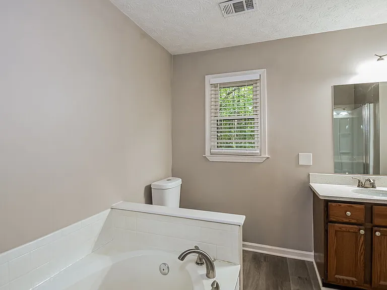 650 Kurtz Rd — Photo 13