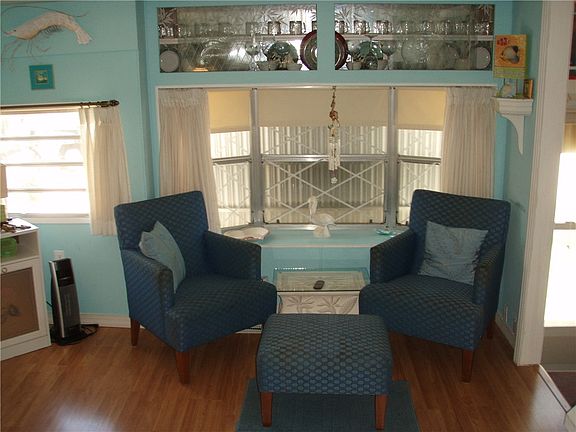 4th image of 2104 Nettles Blvd