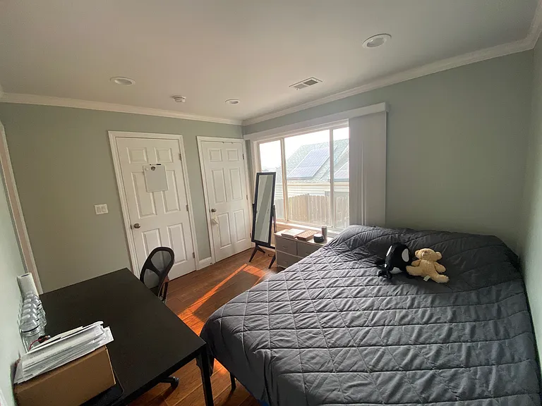 707 Plymouth Ave — Photo 7