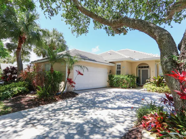 1071 Bedford Avenue, Palm Beach Gardens, FL 33403