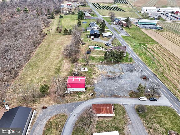 3rd image of 1142 Ridge Rd