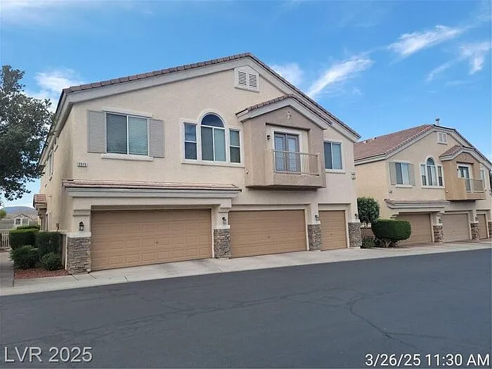 2513 April Breeze Ln — Photo 1