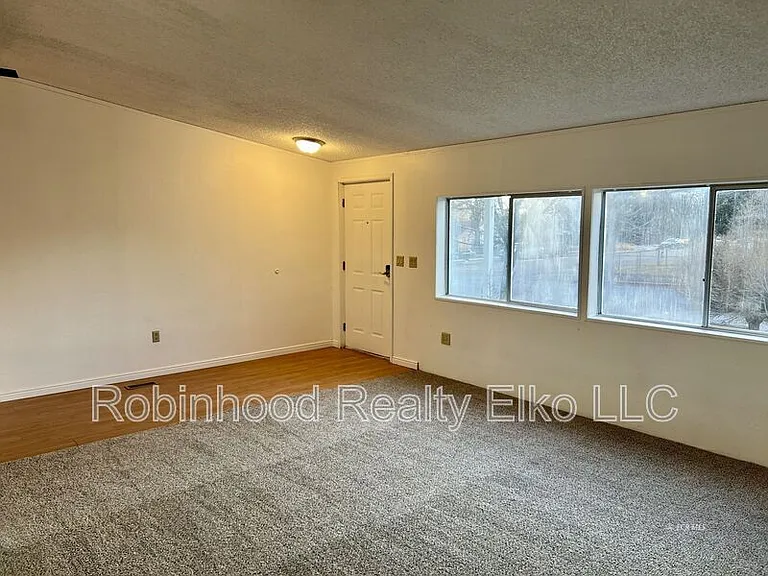 1006 Cedar St — Photo 7