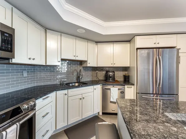 2110 Harmon Cove Tower image 12 of 50