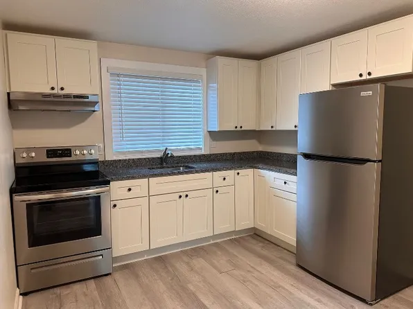 34 Pleasant St #Q, Easthampton, MA 01027