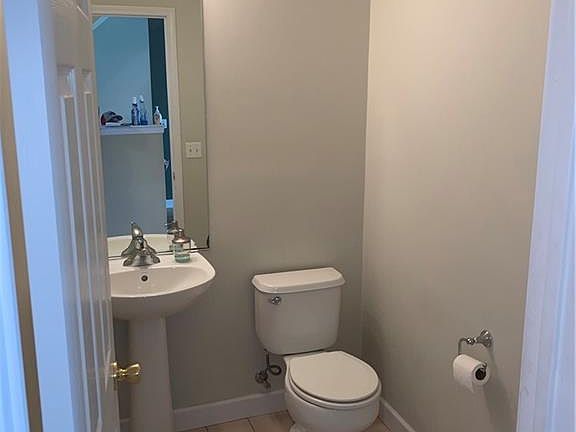3rd image of 3003 Patrick Henry Ct