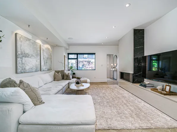 36 Kent Rd, Toronto, ON M4L 2X6