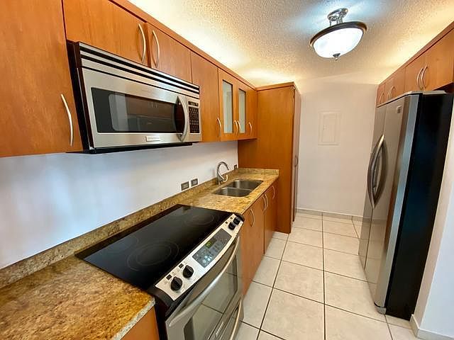 2nd image of 0 Cond La Arboleda #2203