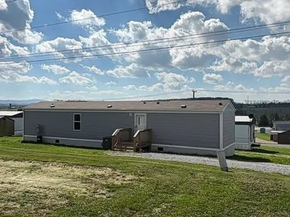 109 Overlook Dr, Rural Retreat, VA 24368