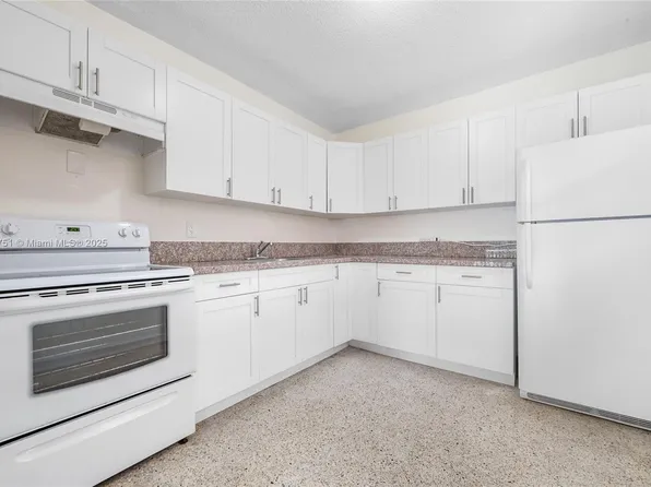 2661 SW 11th St #14, Miami, FL 33135