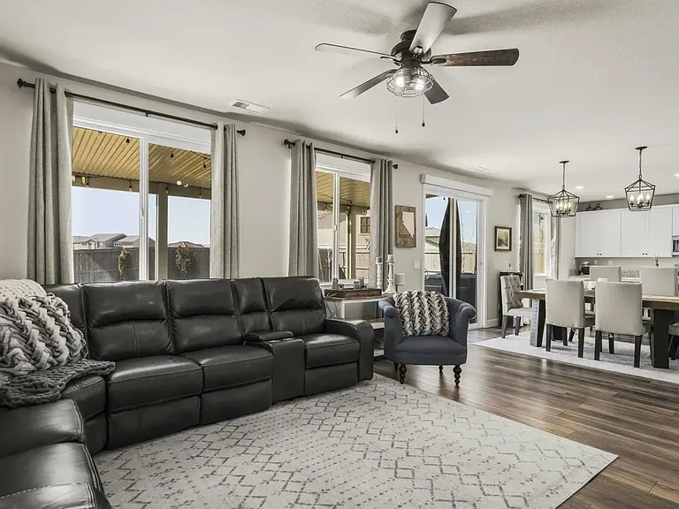 2136 Marcus Way — Photo 2