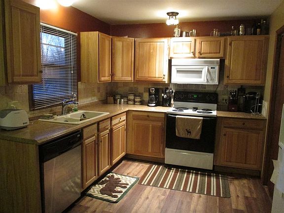 4th image of 444 S Valley Dr