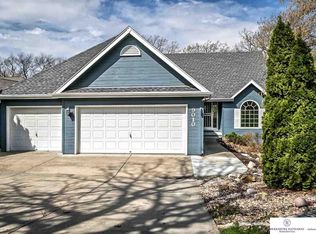 9010 Sue Ct, Plattsmouth, NE 68048