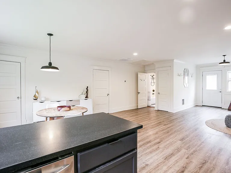 233B Chapel Ave — Photo 8