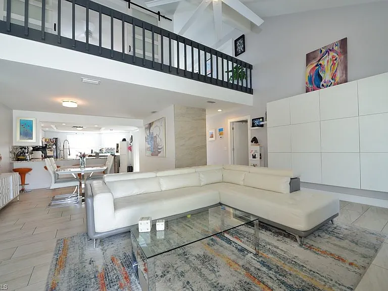 878 Meadowland Dr #B — Photo 5