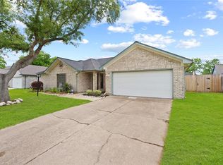 13111 Rosstown Dr, Sugar Land, TX 77478