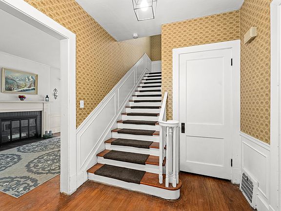 5th image of 230 RIDGEWAY DR