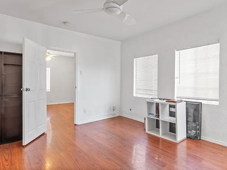 331 W 13th St — Photo 3