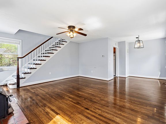 4th image of 3718 Farr Ave
