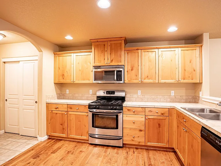 20487 Brentwood Ave — Photo 14