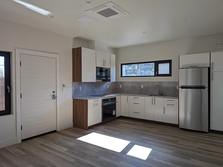3636A Jefferson Ave #1 — Photo 2