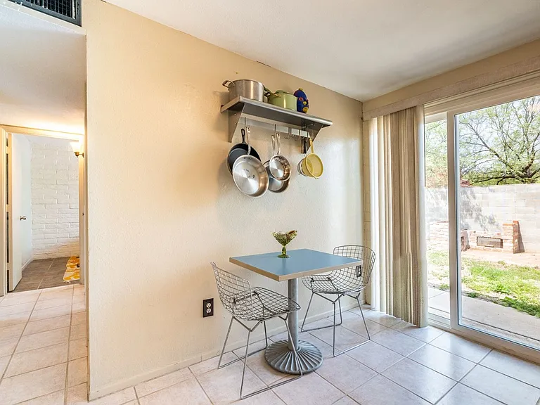 1661 N Catalina Ave — Photo 3