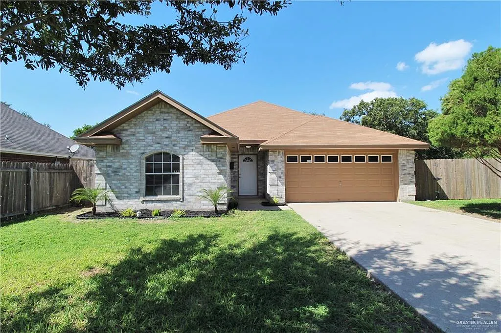3 bed, 2.0 bath, 1414 sqft, $1,695 — Photo 2