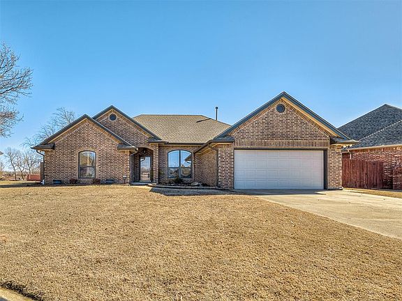 3rd image of 12704 Meadow Crest Dr