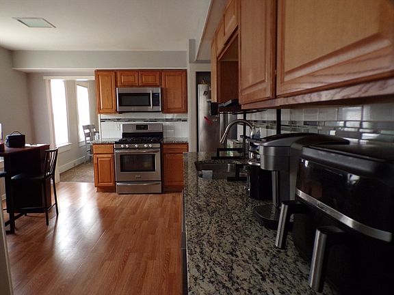 3rd image of 195-197 Orange St