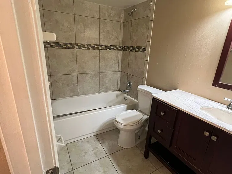 618 Orange Dr #212 — Photo 11