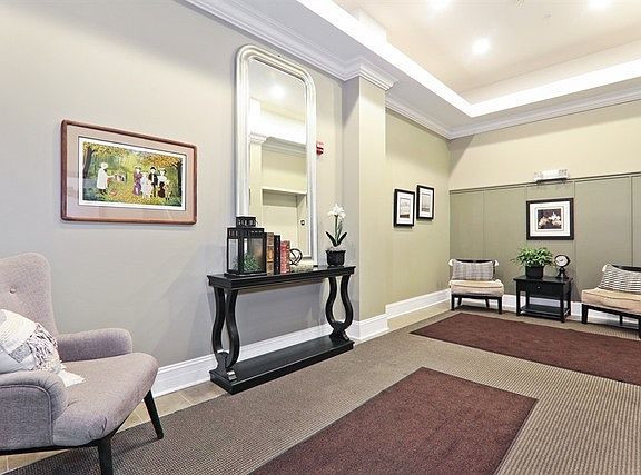 2nd image of 935 Burlington Ave Unit 301