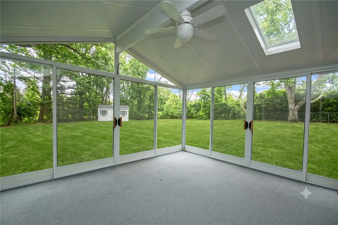 3 bed, 2.5 bath, 2112 sqft, $3,200 — Photo 4