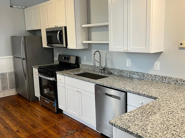 511 Front St #2 — Photo 6