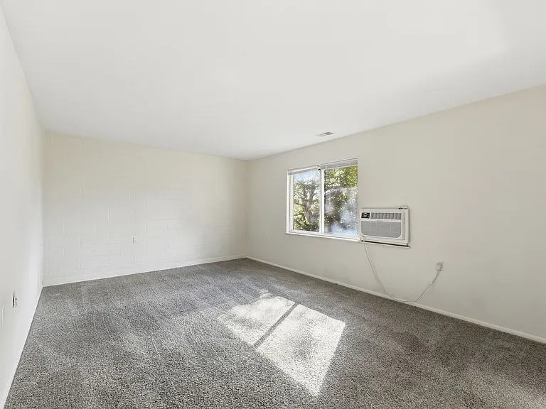 Pin Oak Manor Apartments — Photo 14