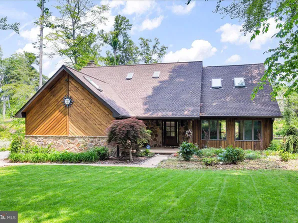 13 Quartz Mill Rd, Newark, DE 19711