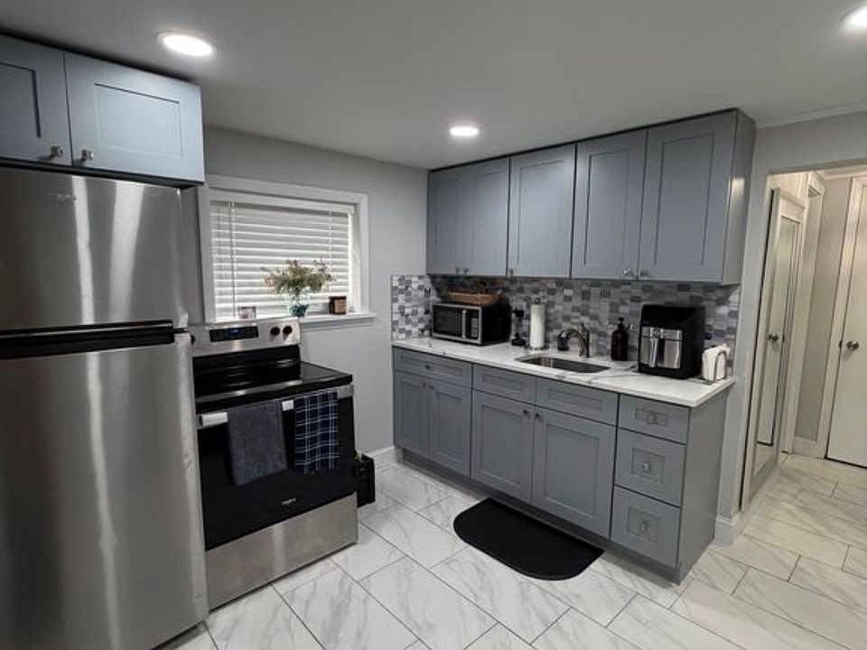 1st image of 8 Ridge Rd #2