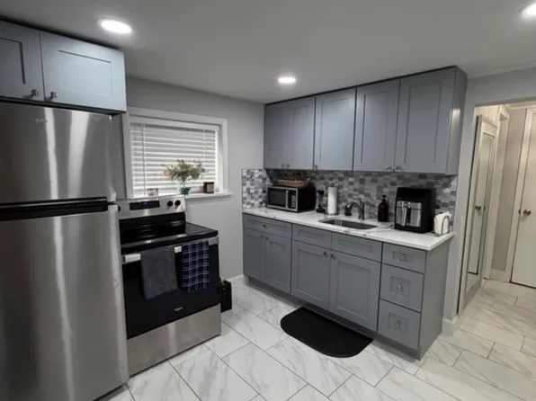 8 Ridge Rd, Cortlandt Manor, NY