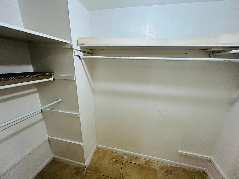 3914 Crayrich Cir — Photo 10
