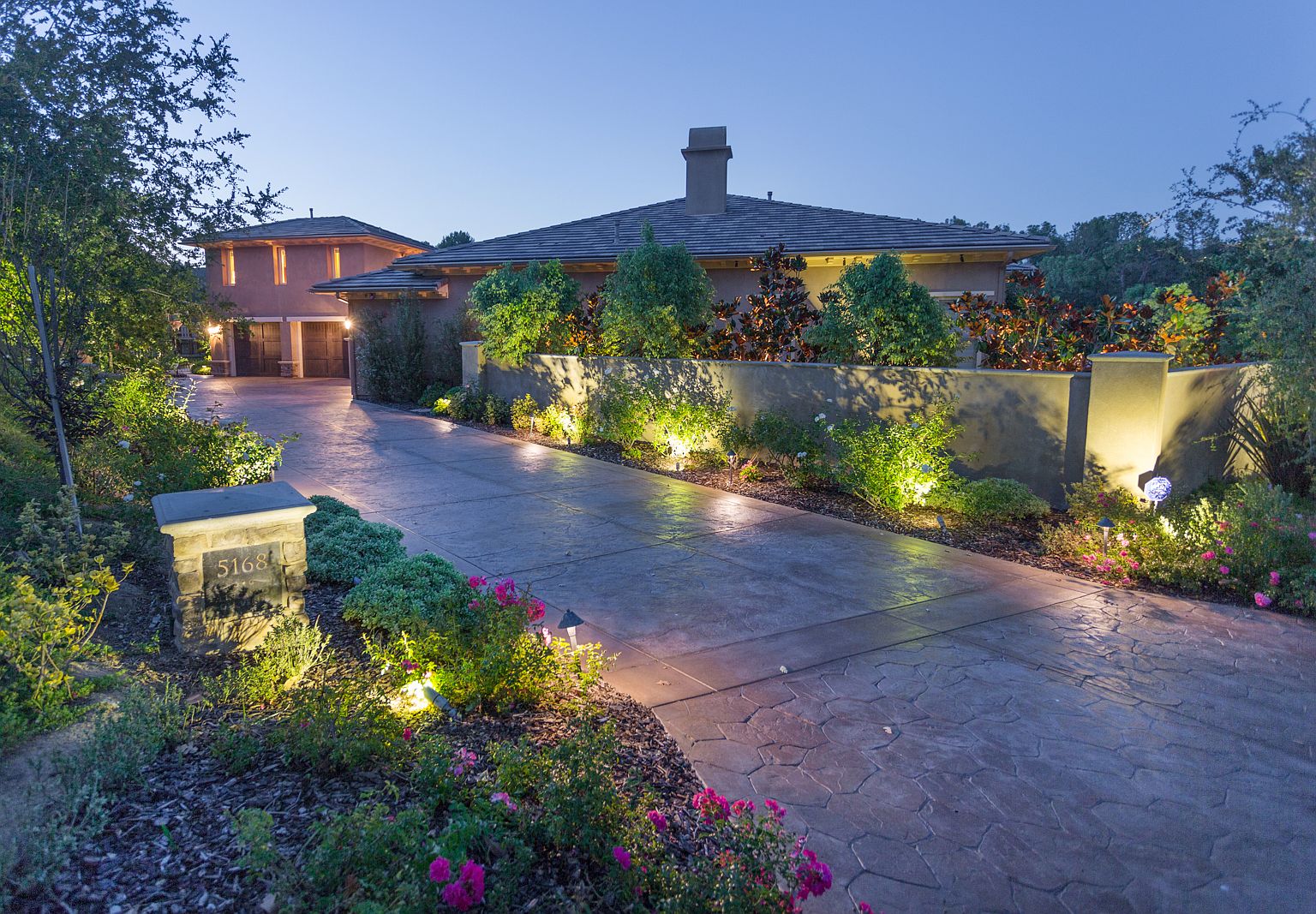 【匿名配送】HOUSES AND GARDENS IN CALIFORNIA 11887 Lucile St, Los Angeles, CA 90230 | Zillow