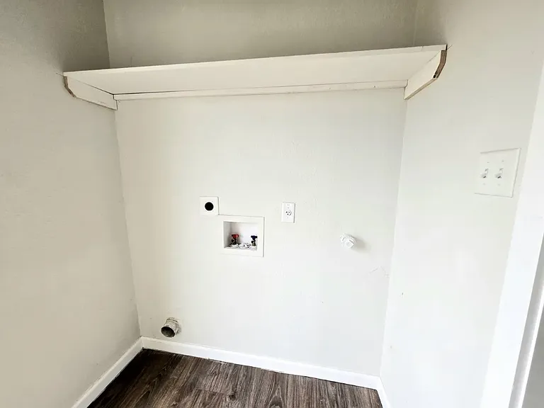 2623 W Houston St — Photo 5