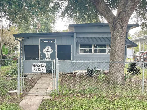 6250 Connecticut St, Zephyrhills, FL 33542