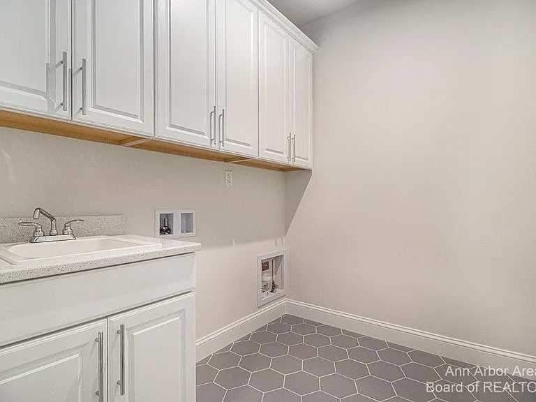 3343 Roseford Blvd — Photo 33
