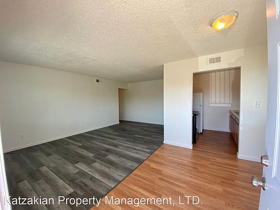 5th image of 2936 Peachtree Dr Unit 4