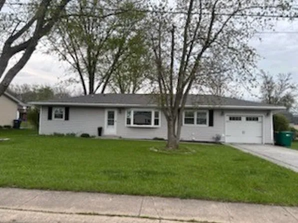 820 Mintler Dr, Mt Zion, IL 62549