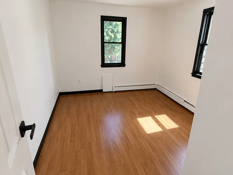28 Monroe St #2 — Photo 6