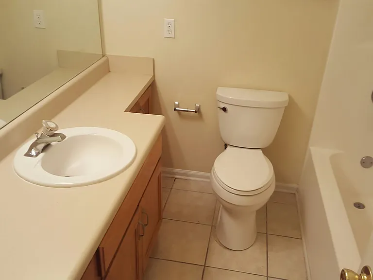 410 S College St #7 — Photo 9